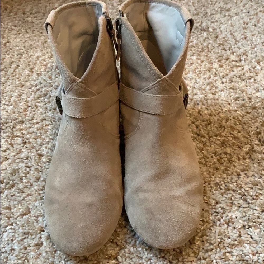 Hinge booties sz 7